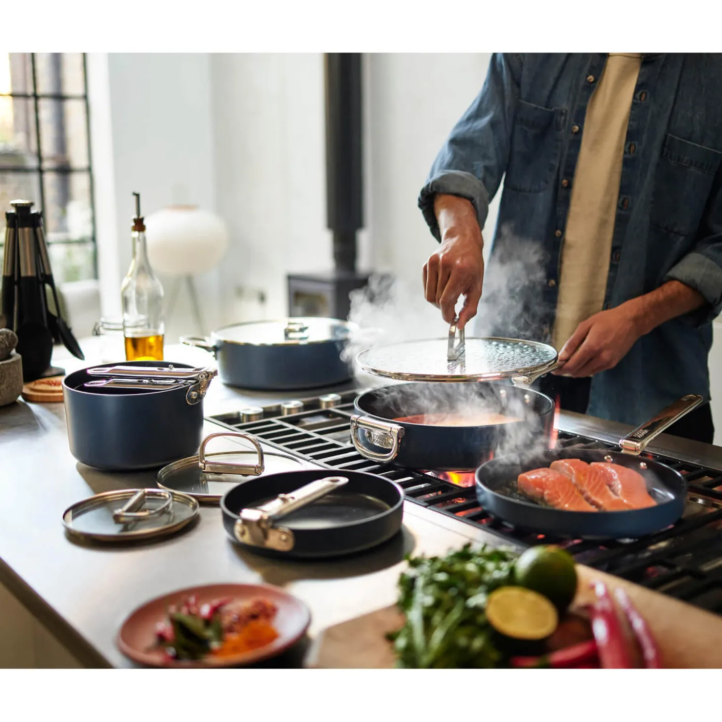 Joseph Joseph Space 24cm Non-Stick Folding Handle Frying Pan - Midnight Blue