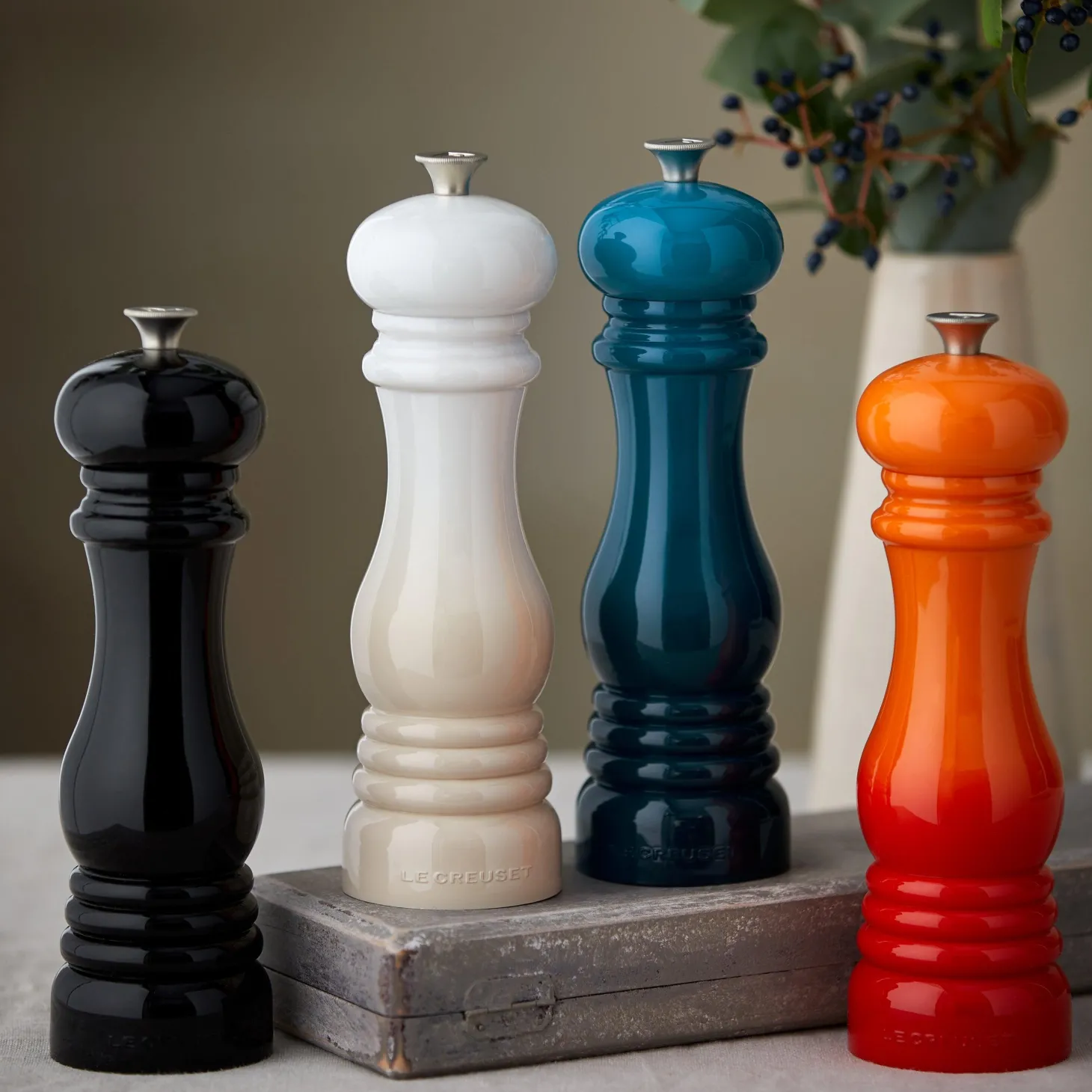 Le Creuset Classic Pepper Mill - Black