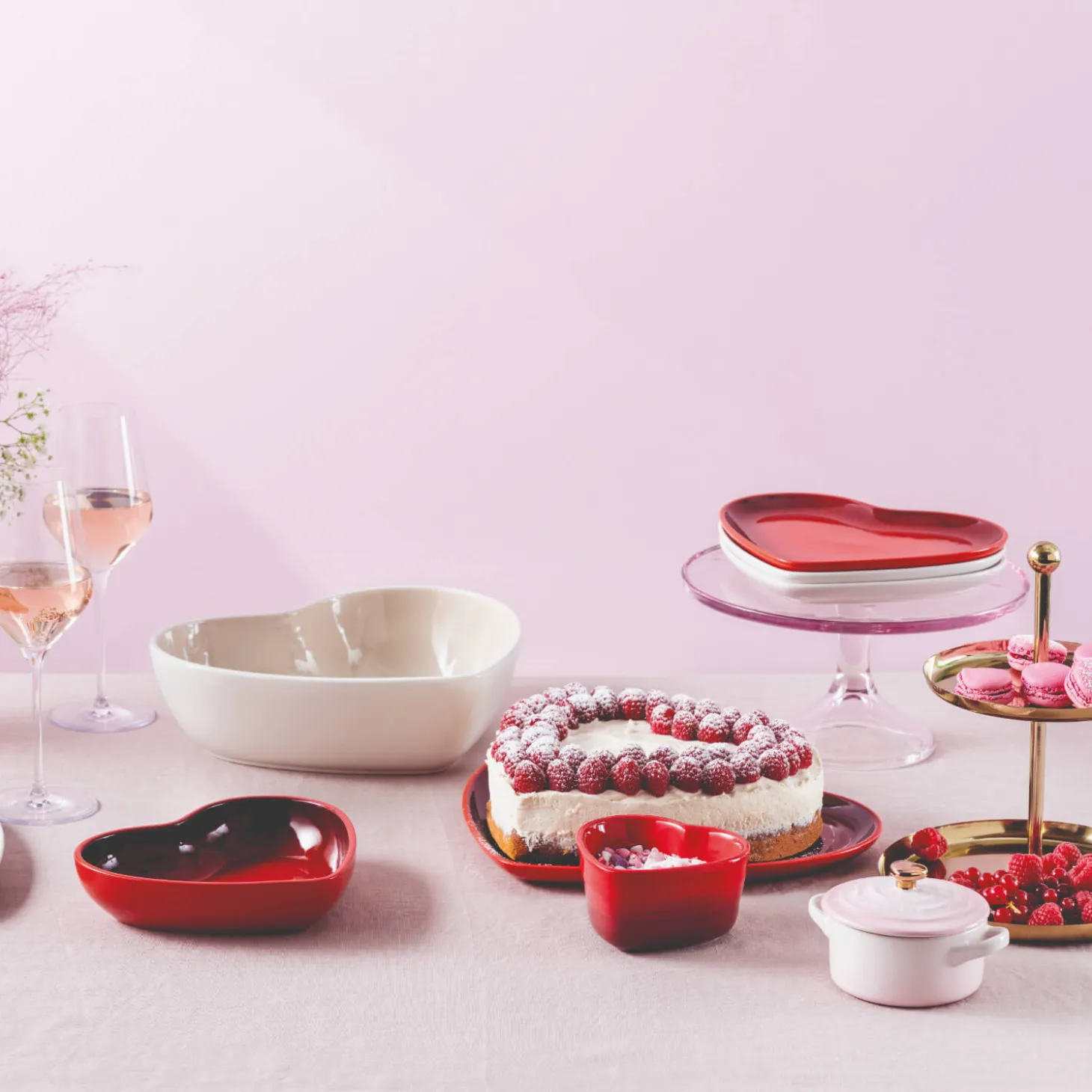 Le Creuset 23cm Heart Stoneware Plate - Meringue