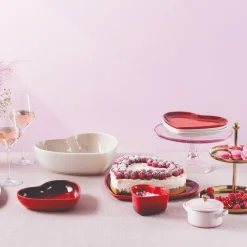 Le Creuset 23cm Heart Stoneware Plate - Shell Pink