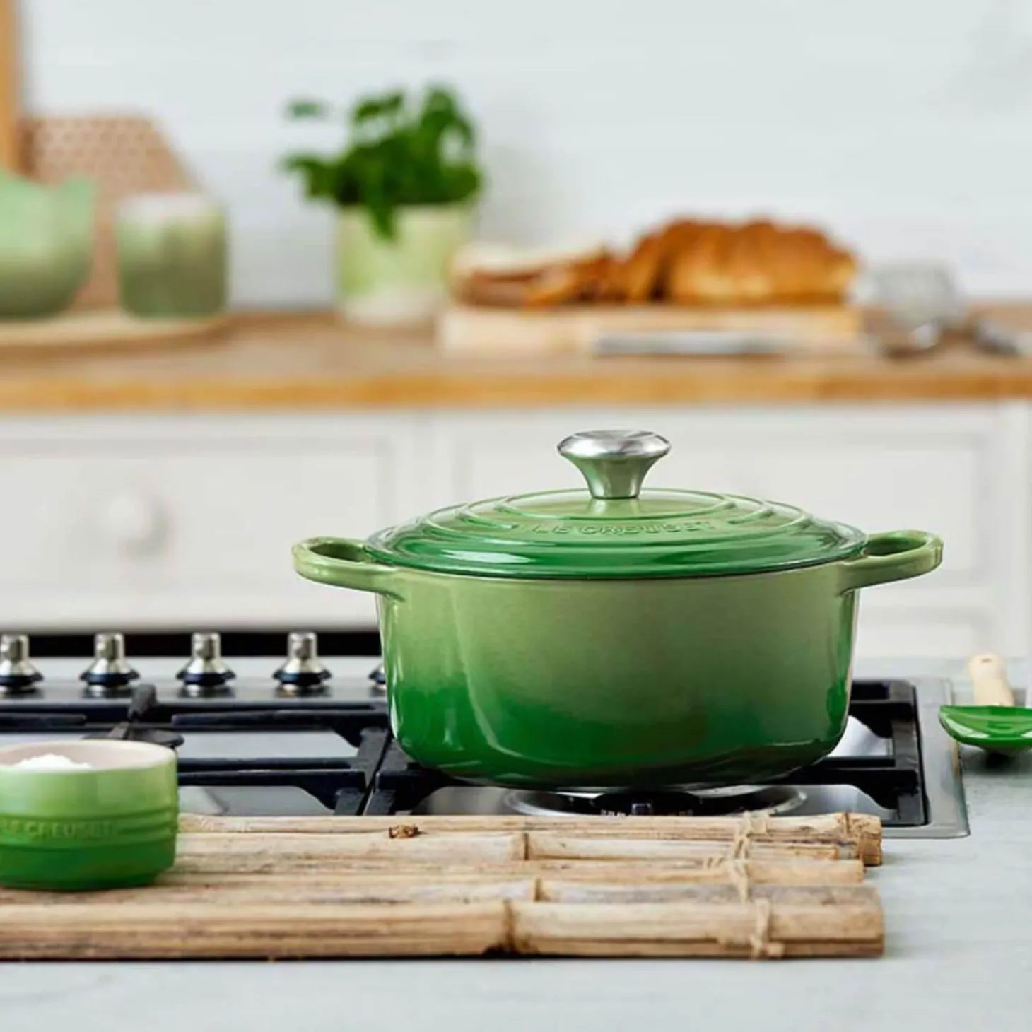 Le Creuset Signature Cast Iron 24cm Round Casserole - Bamboo Green