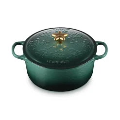 Le Creuset Signature Cast Iron 24cm Christmas Noel Casserole - Artichaut