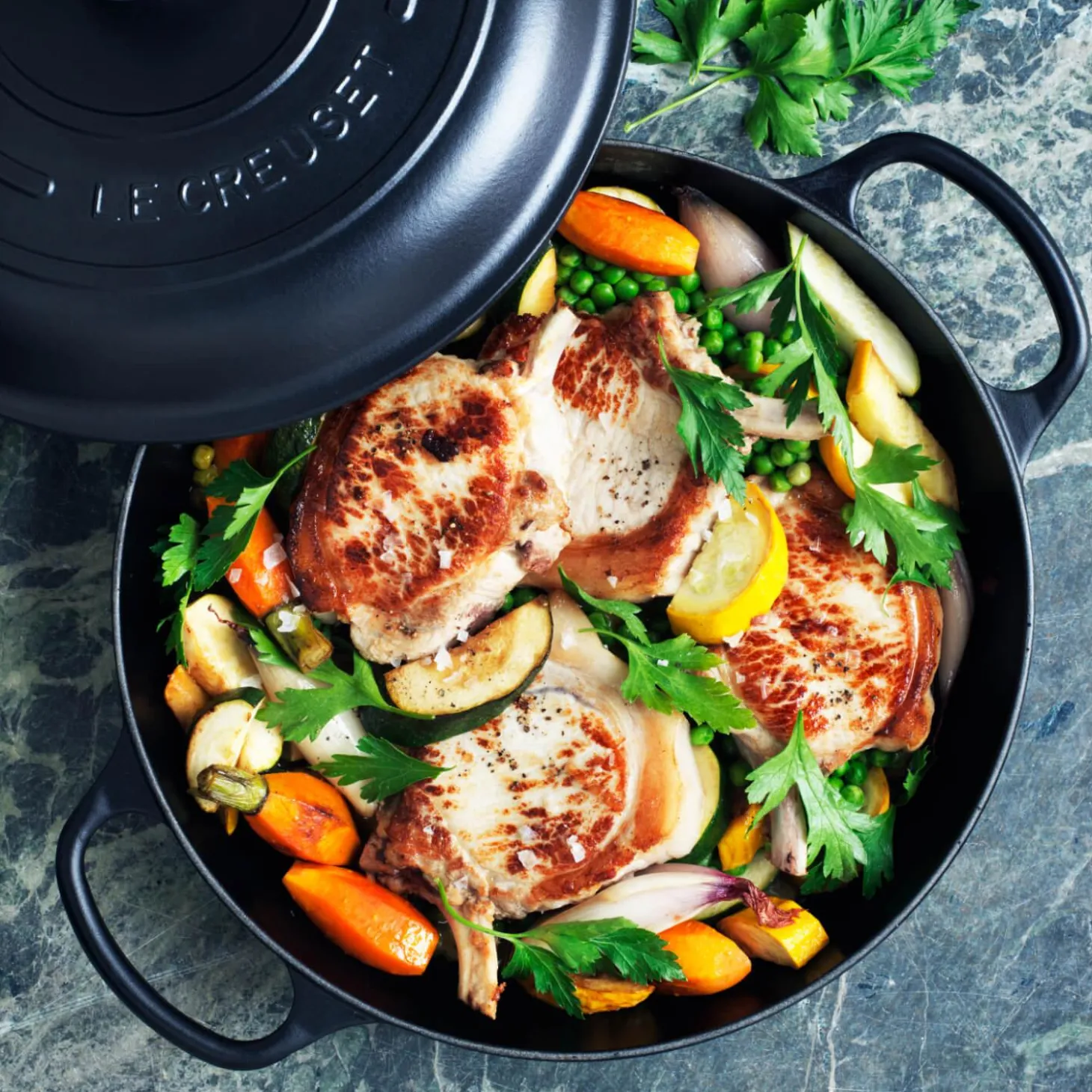 Le Creuset Signature Cast Iron 26cm Shallow Casserole - Satin Black