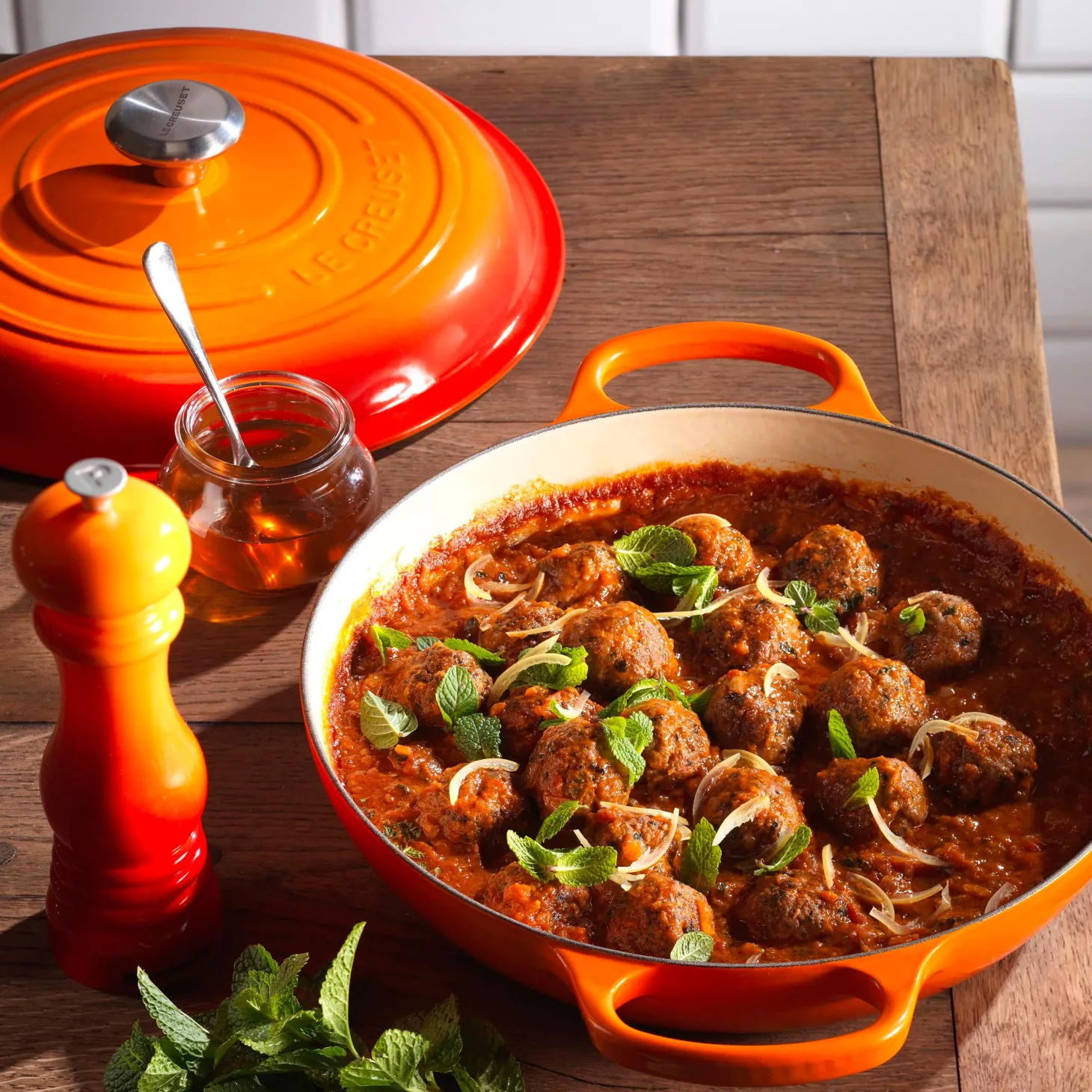 Le Creuset Signature Cast Iron 26cm Shallow Casserole - Volcanic