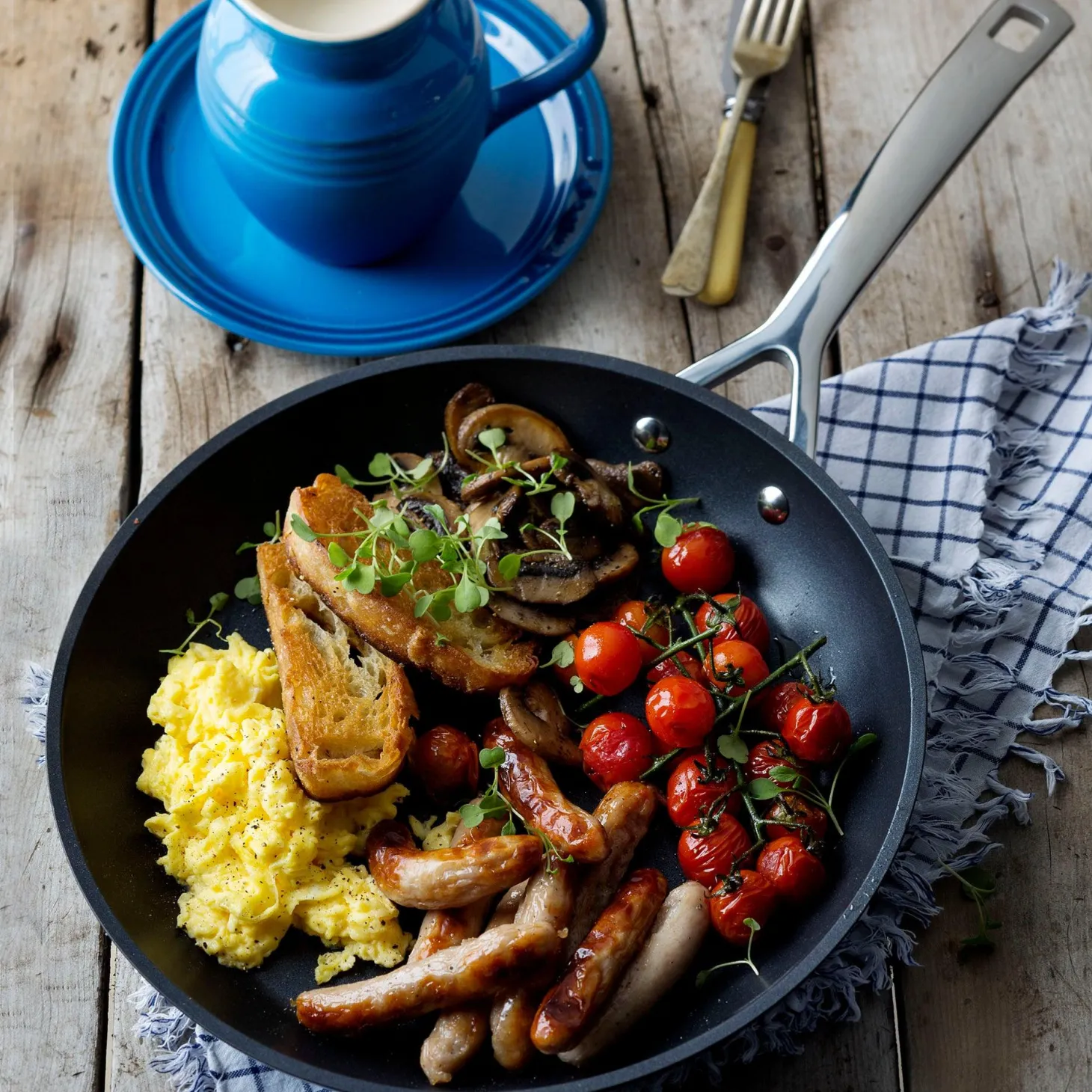 Le Creuset Toughened Non-Stick Shallow Frying Pan - 20cm