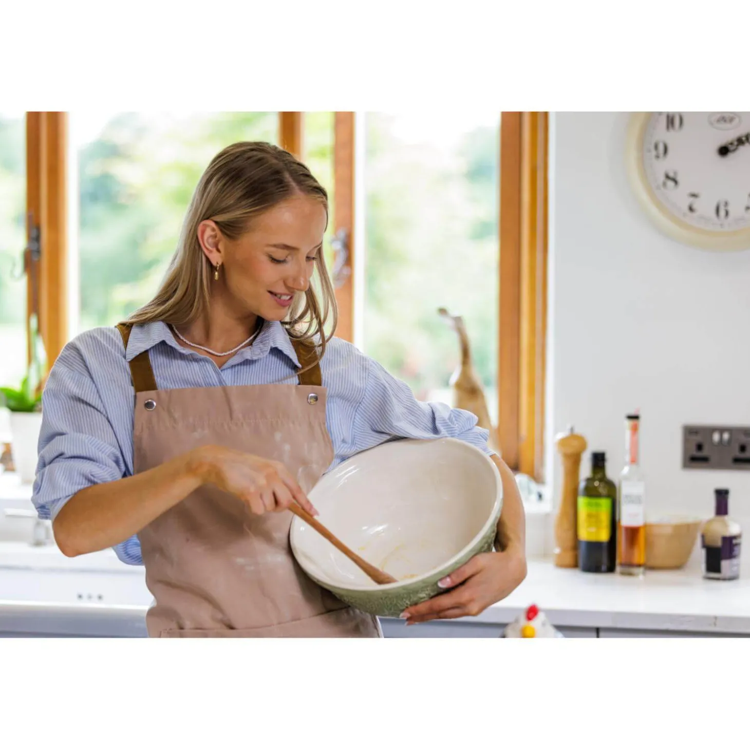 Mason Cash Stoneware Home To Roost S24 24cm Mixing Bowl - Orange