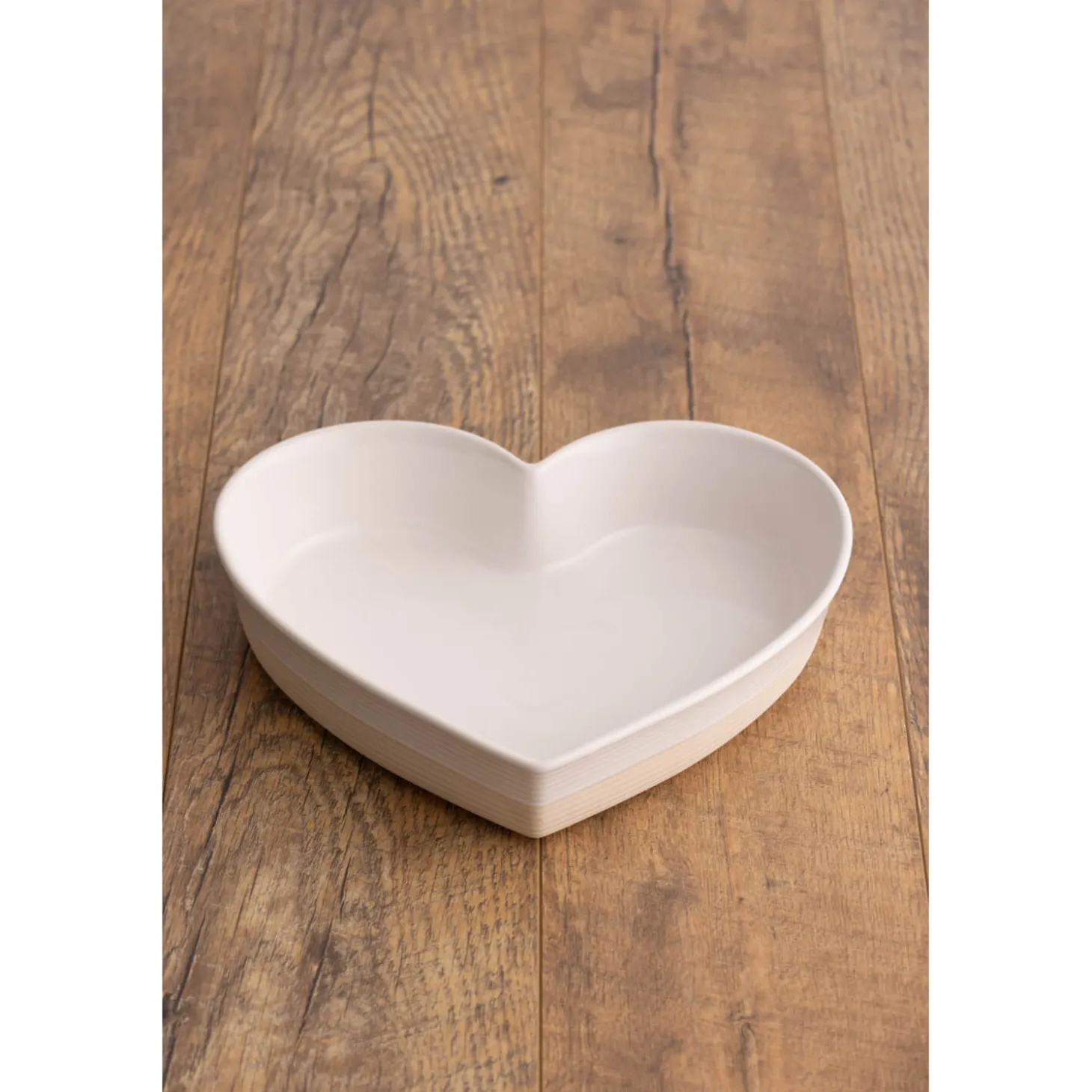 Mason Cash Stoneware Rustic Charm 28cm Heart Baker