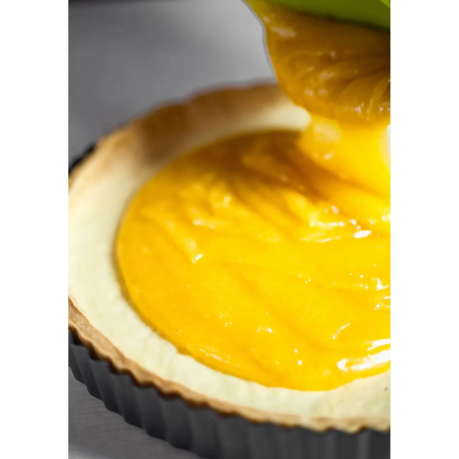 Masterclass Loose Base Fluted Quiche Tin - 25cm