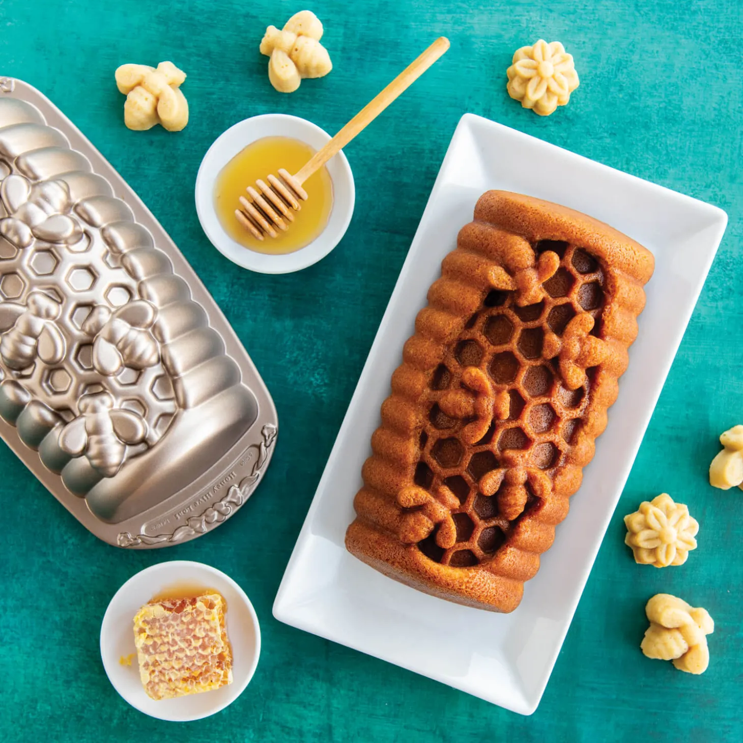 Nordic Ware 6-Cup Honey Hive Loaf Pan - Toffee