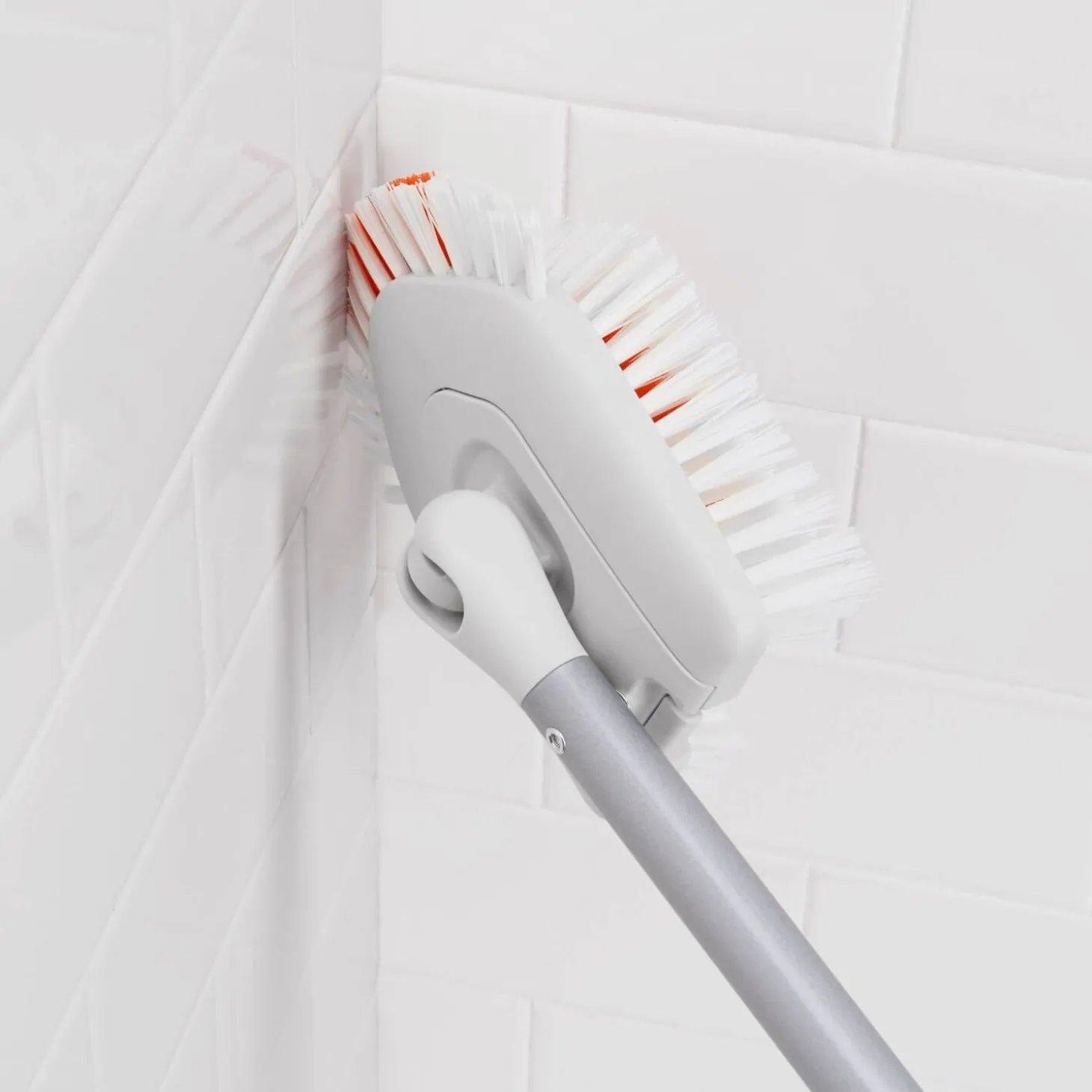 OXO Good Grips Extendable Tub & Tile Brush