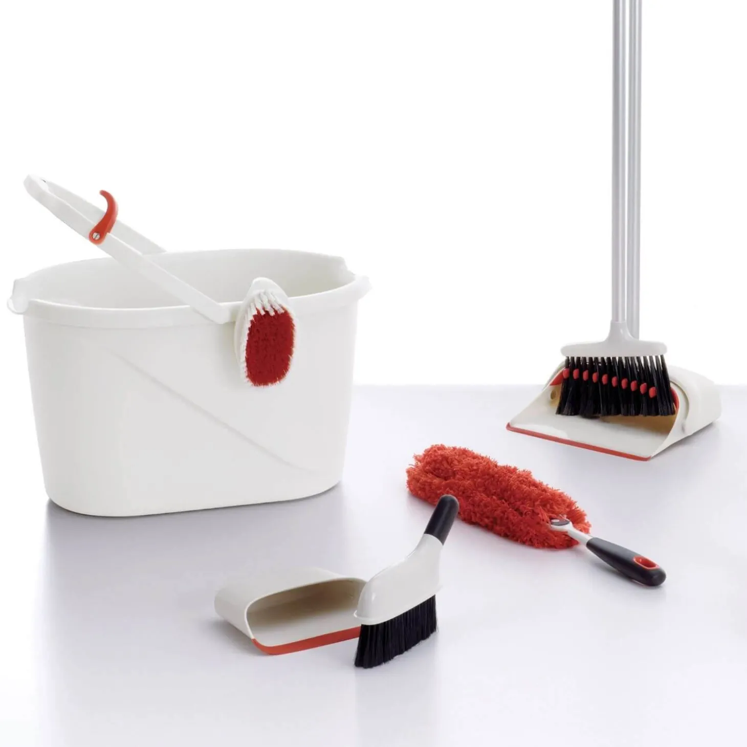 OXO Good Grips Microfibre Hand Duster - Red