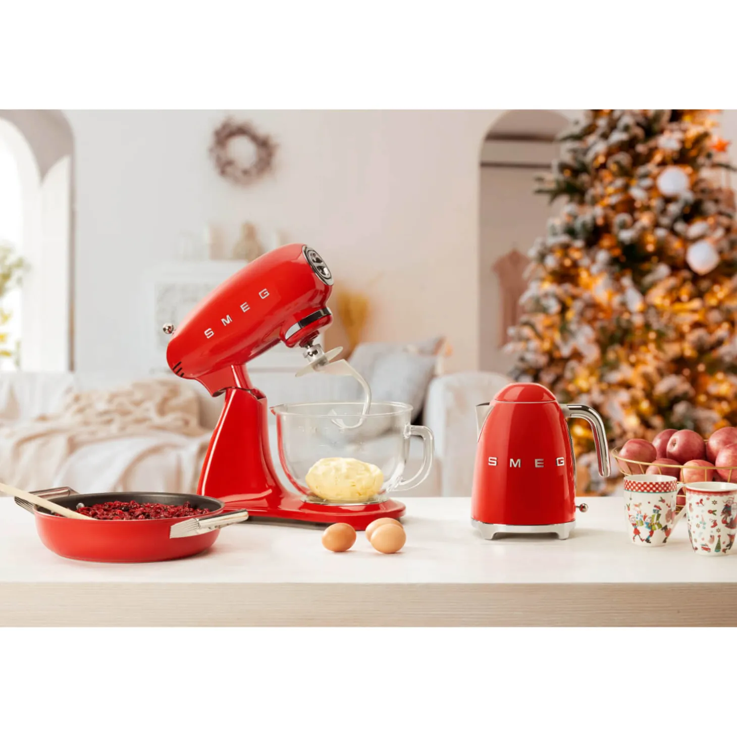 Smeg 50's Style Retro HMF01 Hand Mixer - Red