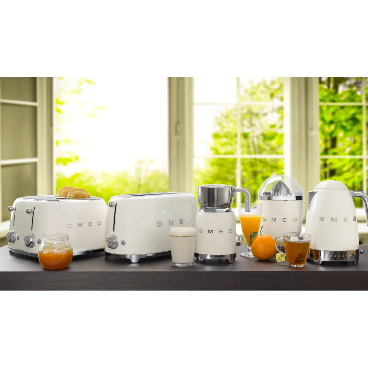Smeg 50's Style Retro KLF05 Mini Jug Kettle - White