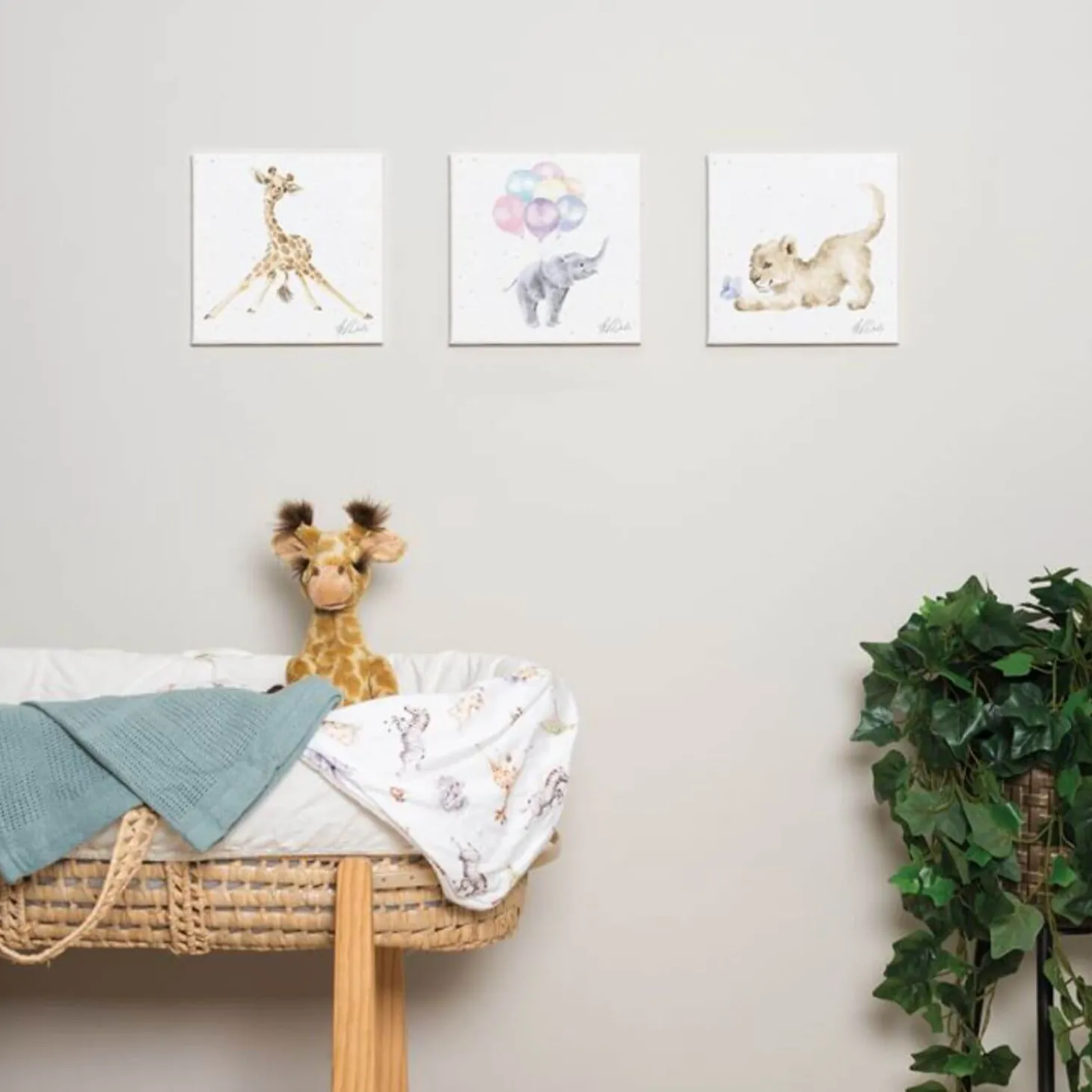 Wrendale Designs by Hannah Dale Little Wren Small Canvas - Up And Away