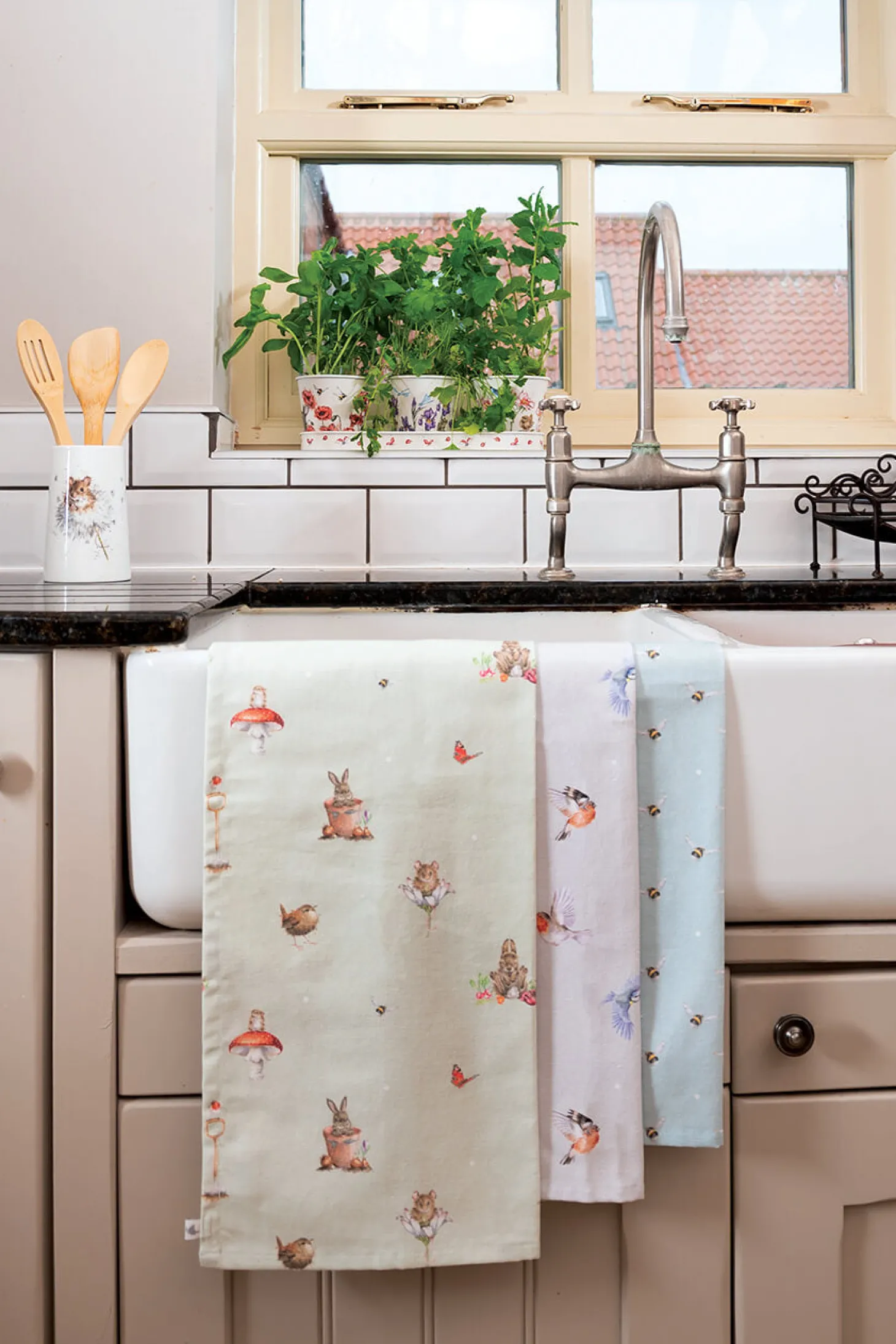 Wrendale Designs by Hannah Dale 100% Cotton Tea Towel - Garden Friends