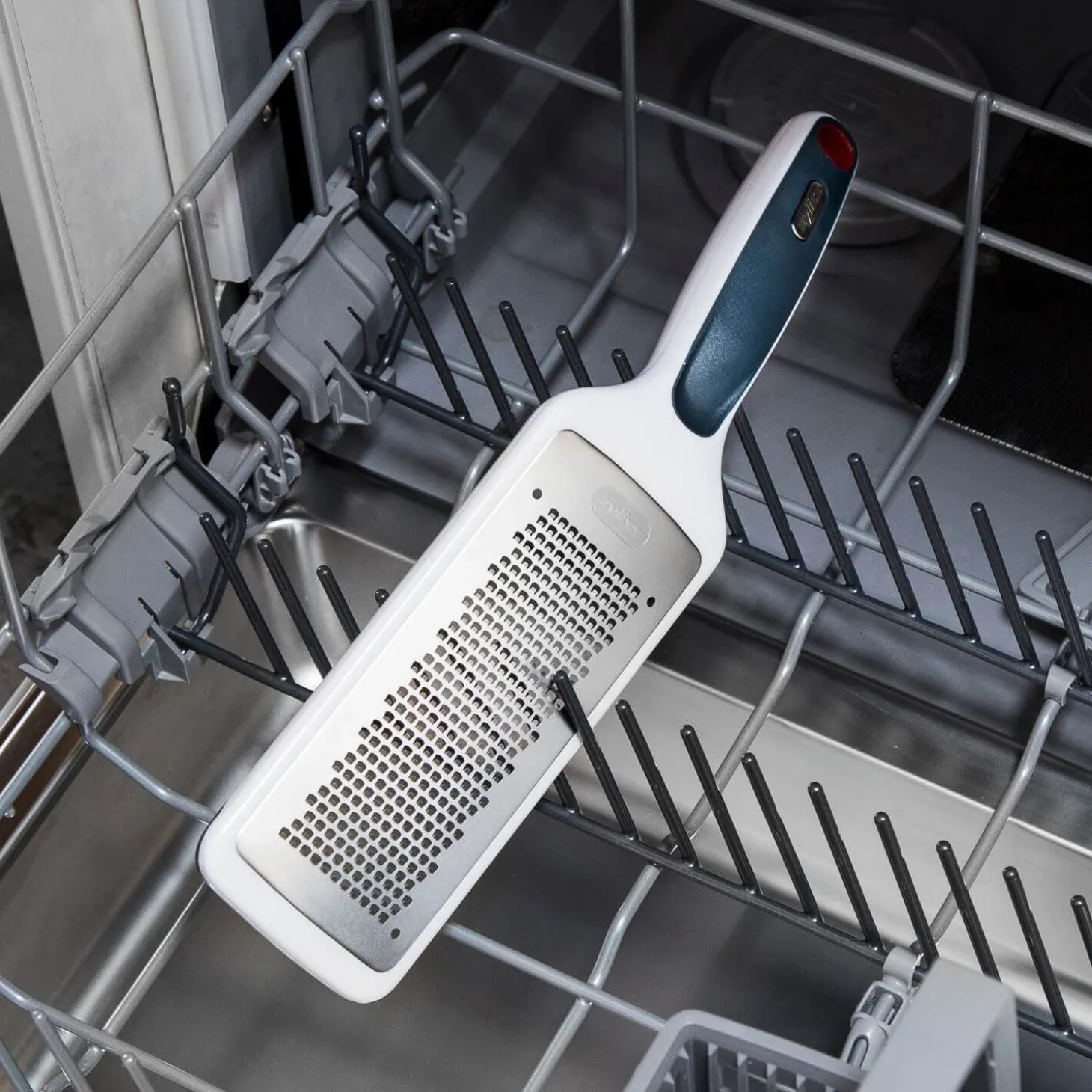 Zyliss Smooth Glide Fine Grater - White